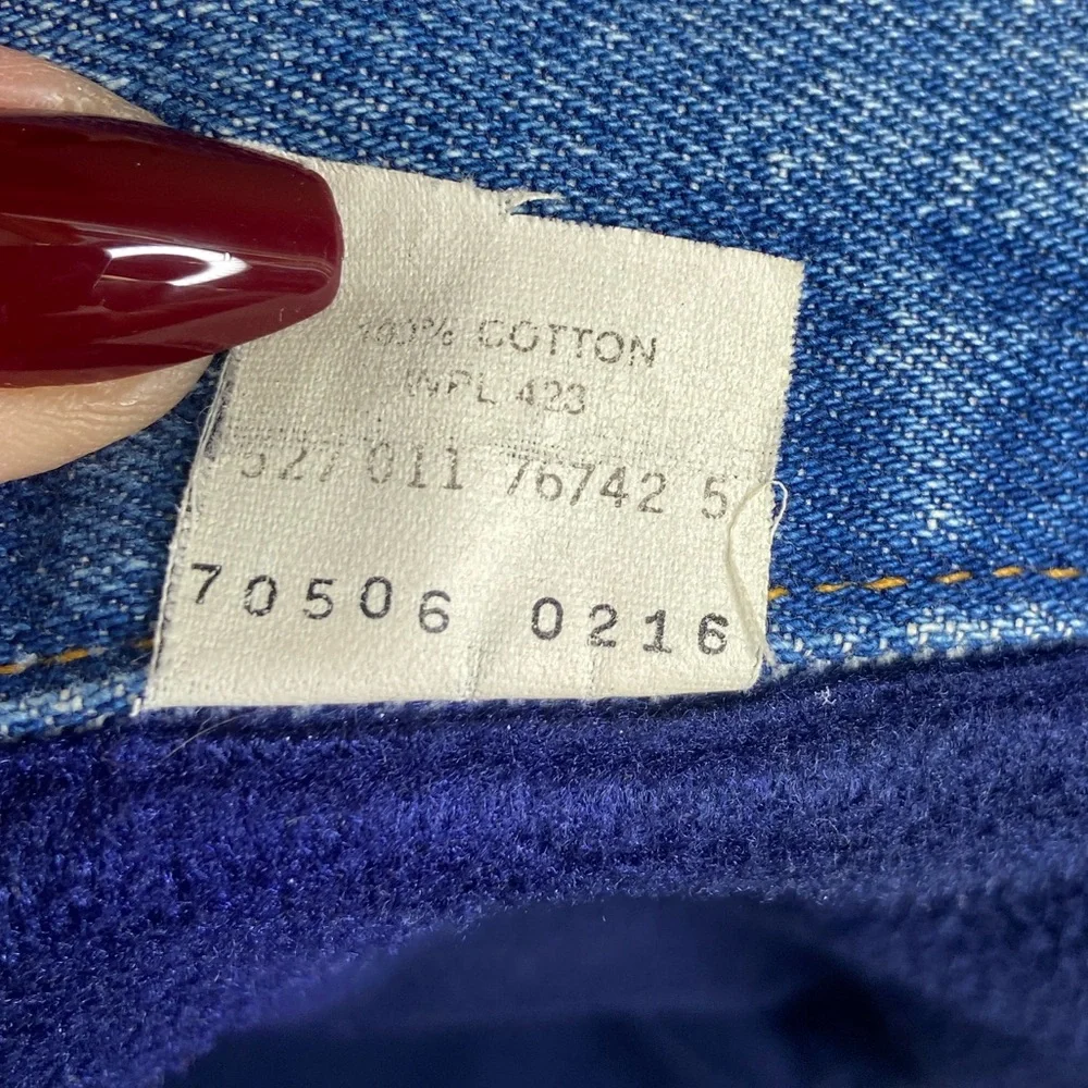 Vintage Levi’s denim trucker jean jacket lined Sz 38 small Good condition